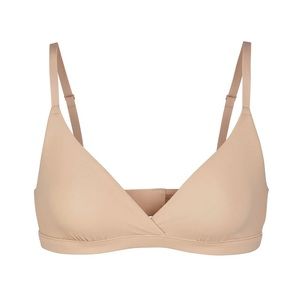 New Skims fits everybody crossover bralette . Size L